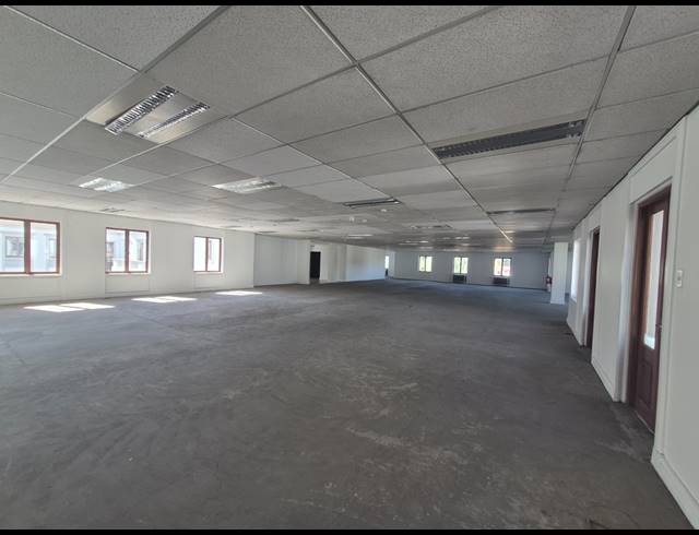 1,315M² OFFICE TO LET IN SANDTON CENTRAL